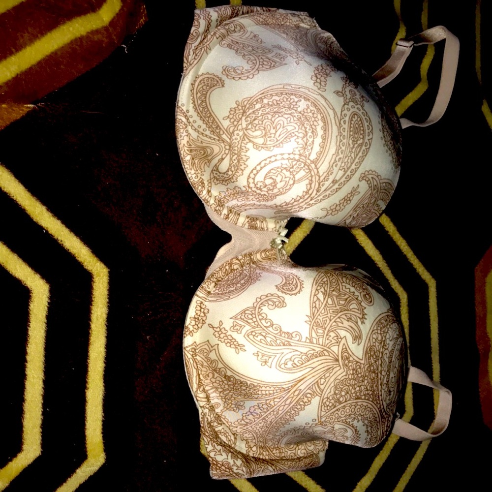 Victoria secret bra cream with cute designs